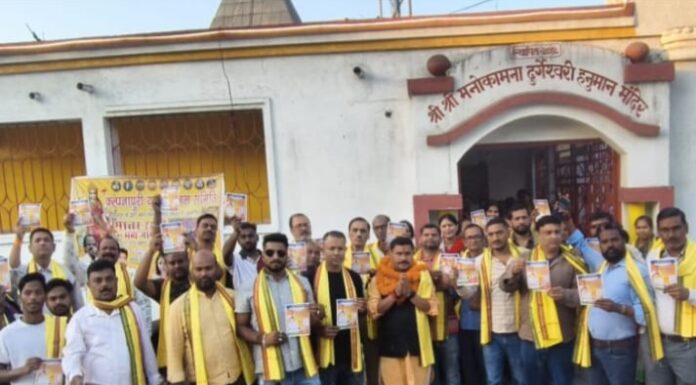 वार्ड नंबर 23 के जुझारू प्रत्याशी रंजीत कुमार का जनसंपर्क में मतदाताओं की उमड़ी भीड़