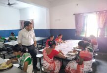 उपायुक्त ने कस्तूरबा गांधी बालिका विद्यालय, सरायकेला का किया निरीक्षण, शैक्षणिक व्यवस्थाओं, उपलब्ध सुविधाओं एवं छात्रावास प्रबंधन की समीक्षा कर दिए आवश्यक दिशा निर्देश