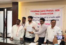 अंकुर सिंह अपने प्रतिद्वंदी अर्चना सिंह को एक वोट से हराकर आदित्यपुर नगर निगम का बने उप महापौर