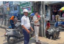 टाटा- कांडा मुख्य सड़क पर बाइक एवं चार पहिए वाहनों का पार्किंग करने पर दंडात्मक होगी कार्रवाई : राजू