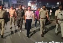 अनुमंडल पदाधिकारी अभिनव प्रकाश ने क्षेत्र के विभिन्न संवेदनशील स्थानों का व्यापक किया निरीक्षण,टाटा-कांडा मुख्य सड़क के किनारे सर्विस लेन में खुलेआम शराब पीनेवाले को दिया चेतावनी