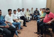 जुगसलाई नगर परिषद् क्षेत्र में सफाई, पेयजल आपूर्ति, स्ट्रीट लाइट जैसी मूलभुत सुविधा की दयनीय स्थिति से असंतुष्ट पार्षदों ने की बैठक