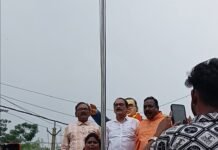 समाजसेविका राधिका राम ने फहराया राष्ट्रीय ध्वज
