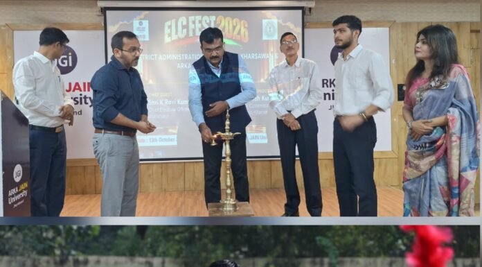 निर्वाचन साक्षरता पर आधारित 10 प्रतियोगिताओं में विद्यार्थियों ने दिखाई प्रतिभा; मुख्य निर्वाचन पदाधिकारी ने प्रतिभागियों से किया सीधा संवाद, निर्वाचन संबंधी प्रश्नों के उत्तर देकर किया जागरूक