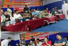 सरायकेला-खरसावां के उपयुक्त नीतीश कुमार सिंह और पुलिस अधीक्षक (एसपी) मनोज स्वर्गियारी जिला प्रशासन द्वारा बनाए गए विशेष वॉच टावर पर पहुंचकर दुर्गा पूजा की विधि-व्यवस्था एवं सुरक्षा का लिया जायजा