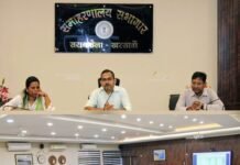 उपायुक्त ने विद्यालयों में नियमित उपस्थिति, स्मार्ट क्लास एवं प्रयोगशालाओं का नियमित संचालन तथा शैक्षणिक गुणवत्ता में सुधार सुनिश्चित करने का दिया निर्देश