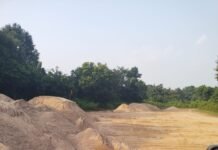 जिले में अवैध बालू के खनन और भंडारण के विरुद्ध खनन विभाग की कार्रवाई, लगभग 30,000 सीएफटी बालू जब्त एवं बालू लदा आईसर वाहन जब्त