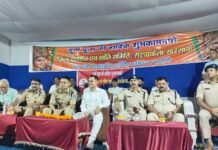 दुर्गा पूजा पर सुरक्षा चाक-चौबंद: वॉच टावर पहुंचे एसपी मनोज स्वर्गियारी, शांति समिति के जज्बे को सराहा