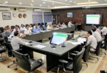 उपायुक्त ने कृषि एवं सम्बद्ध विभागों की मासिक समीक्षा बैठक में योजनाओं की प्रगति का लिया जायजा, पात्र किसानों को समयबद्ध लाभ देने के दिए निर्देश